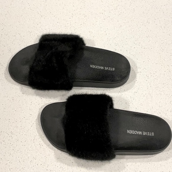 Steve Madden Fuzzy Slides - Picture 2 of 3